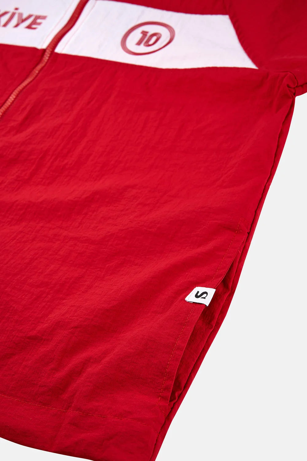 Socrates Turkey Windbreak - Red